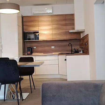 Tami Hviezdoslavova 2, Liptovsky Mikulas, Private Parking Lägenhet Liptovský Mikuláš